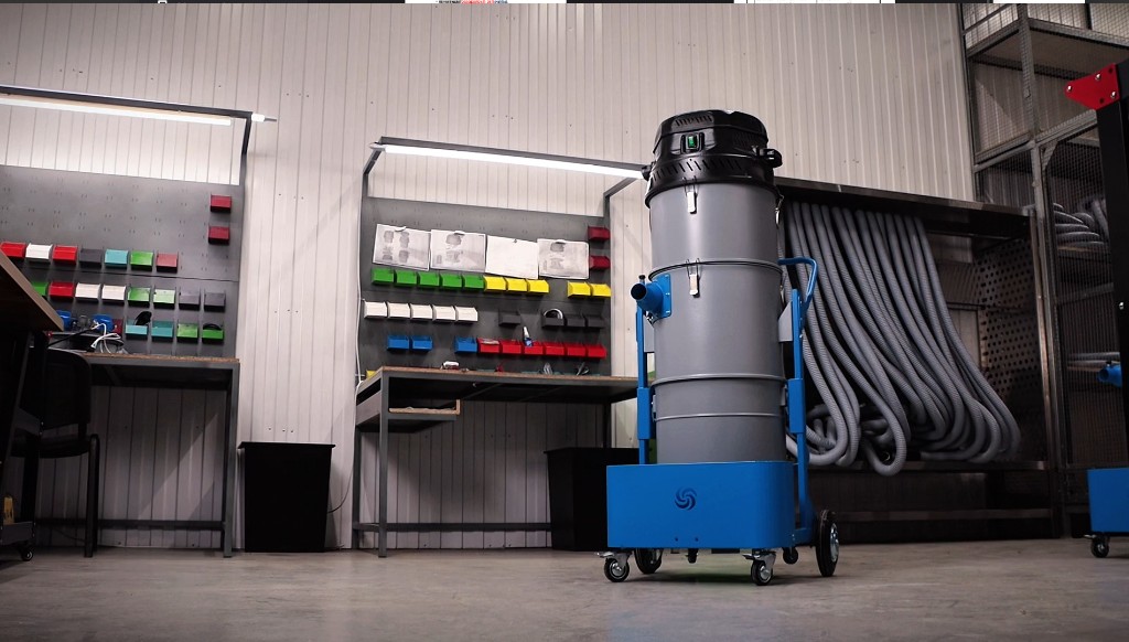 Basic Service for a QazVortex Industrial Vacuum: Tank, HEPA Filter and Turbine Cooling